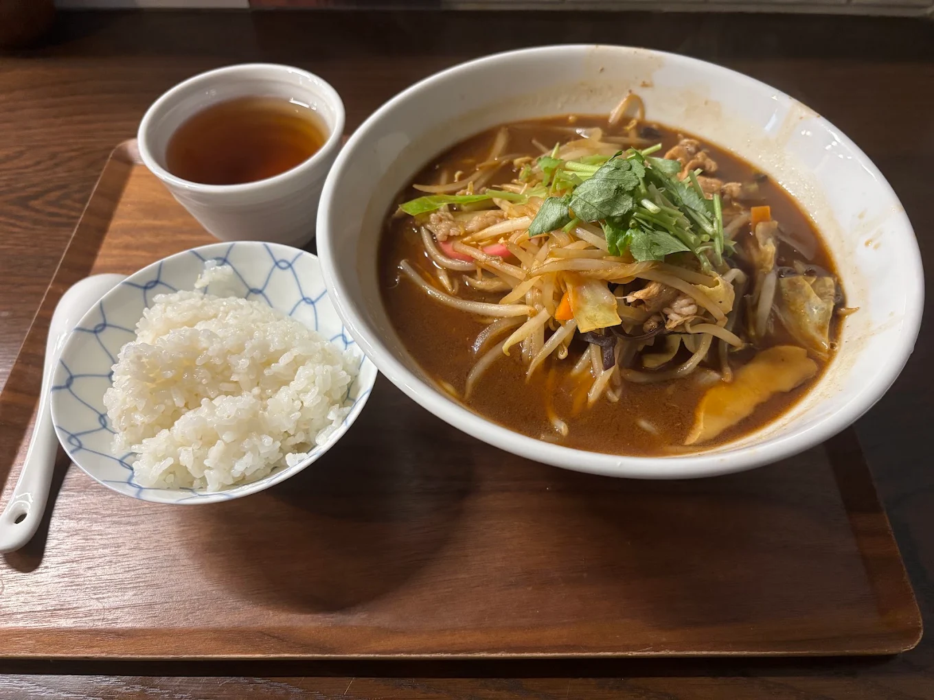 麺料理とご飯のセット